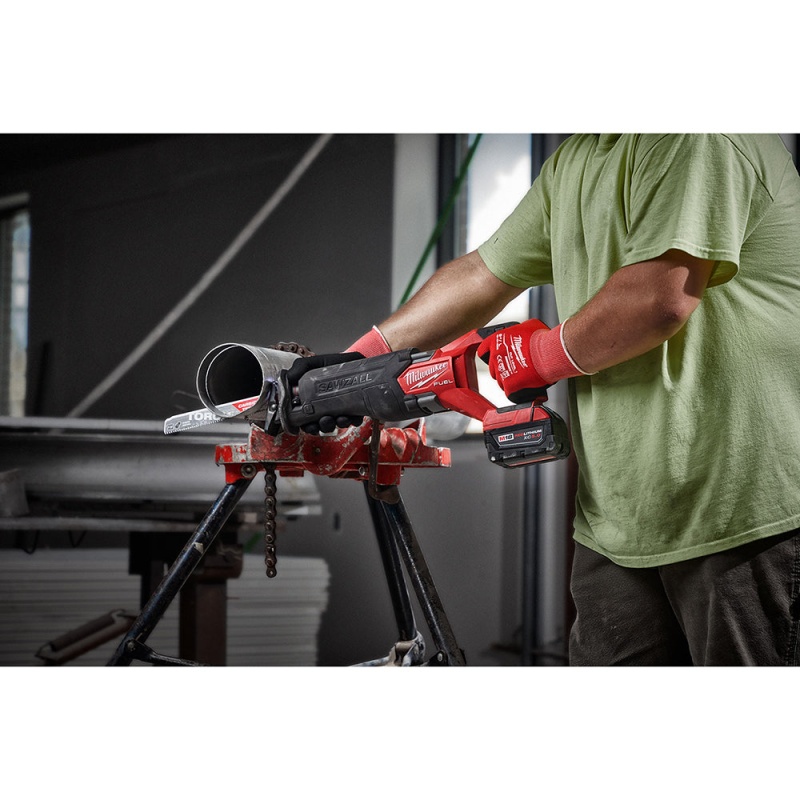 Milwaukee 2821-21FR M18 FUEL 18V Cordless Li-Ion SAWZALL / Grinder Combo Kit - Image 13