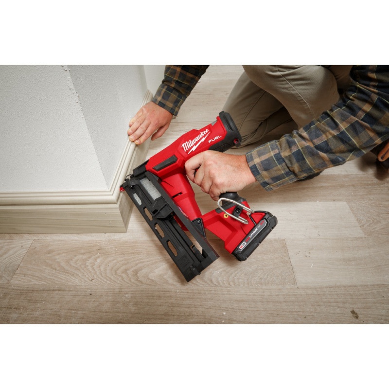 Milwaukee 2841-80 M18 18V 16 Gauge Cordless Angled Nailer - Reconditioned - Image 7