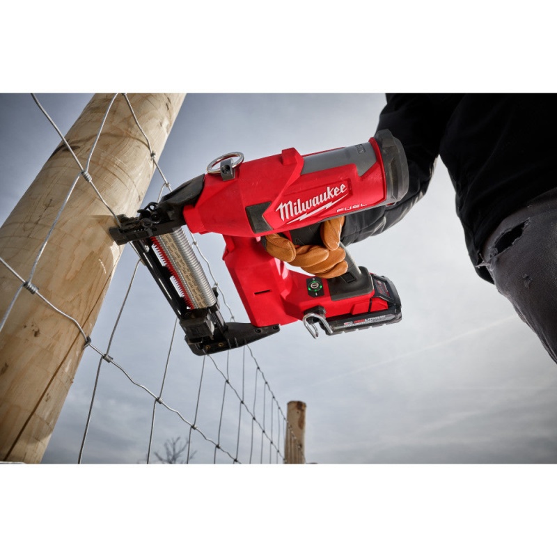 Milwaukee 2843-20 M18 18V FUEL Li-Ion Utility Fencing Stapler - Bare Tool - Image 7