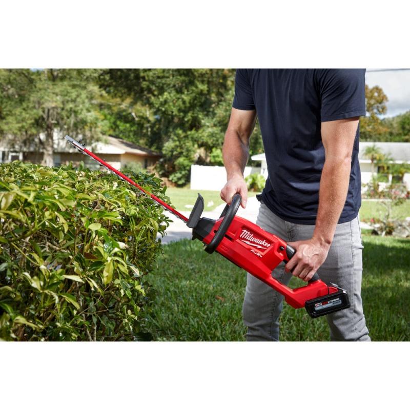 Milwaukee 3001-20 M18 FUEL 18" Ergonomic Cordless Hedge Trimmer - Bare Tool - Image 13