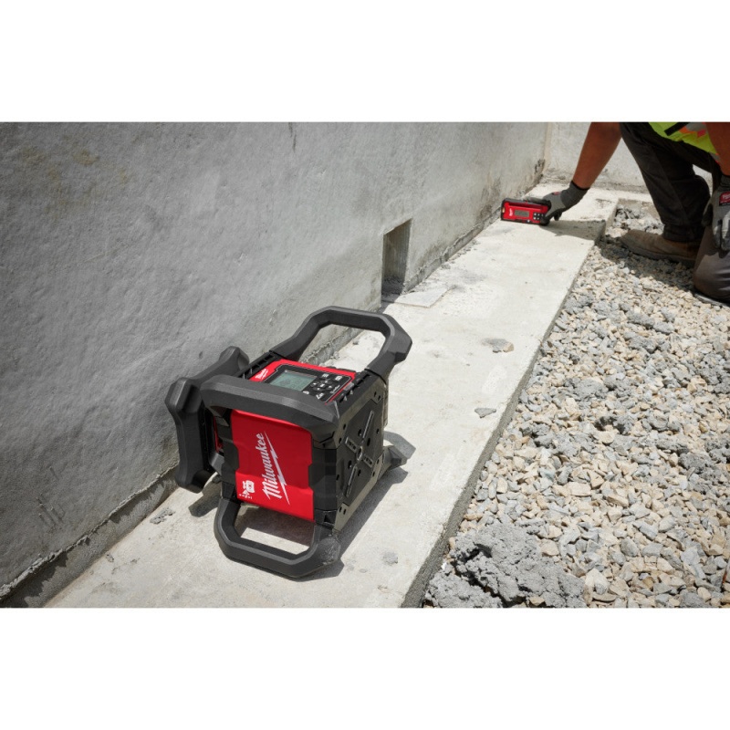 Milwaukee 3704-21 M18 18V Red Exterior Dual Slope Rotary Laser Kit w/ Receiver - Image 6