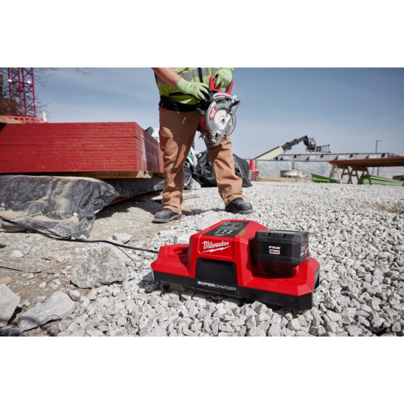 Milwaukee 48-59-1815 M18 18V Dual Bay Simultaneous Super Charger - Image 8