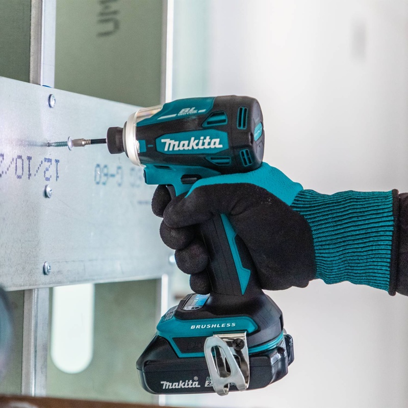 Makita XDT19R 18V LXT Brushless Cordless Compact 4-Speed Impact Driver Kit - Image 3