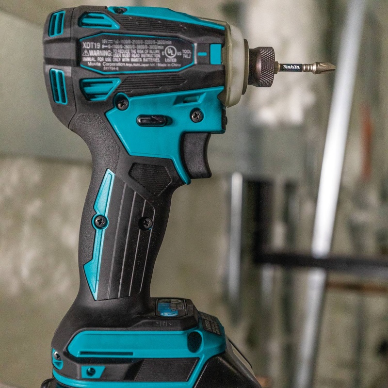 Makita XDT19R 18V LXT Brushless Cordless Compact 4-Speed Impact Driver Kit - Image 8