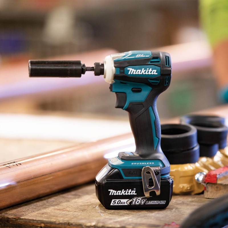 Makita XDT19T 18V LXT Cordless Lithium-Ion Brushless 4-Speed Impact Driver Kit - Image 8