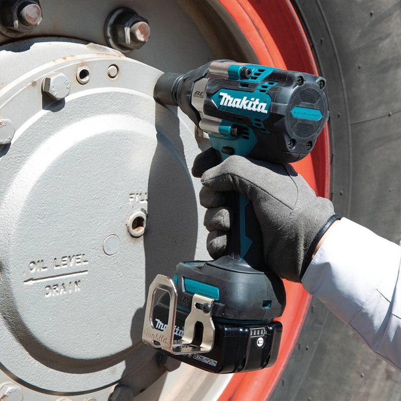 Makita XWT17T 18V LXT 1/2" Sq. Drive Li-Ion Brushless Cordless Impact Wrench Kit - Image 5