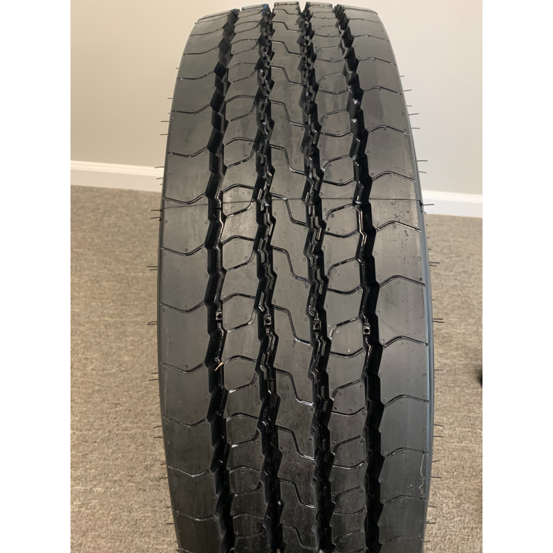 Tire 245/70R19.5 Pirelli FR01 Steer 14 Ply