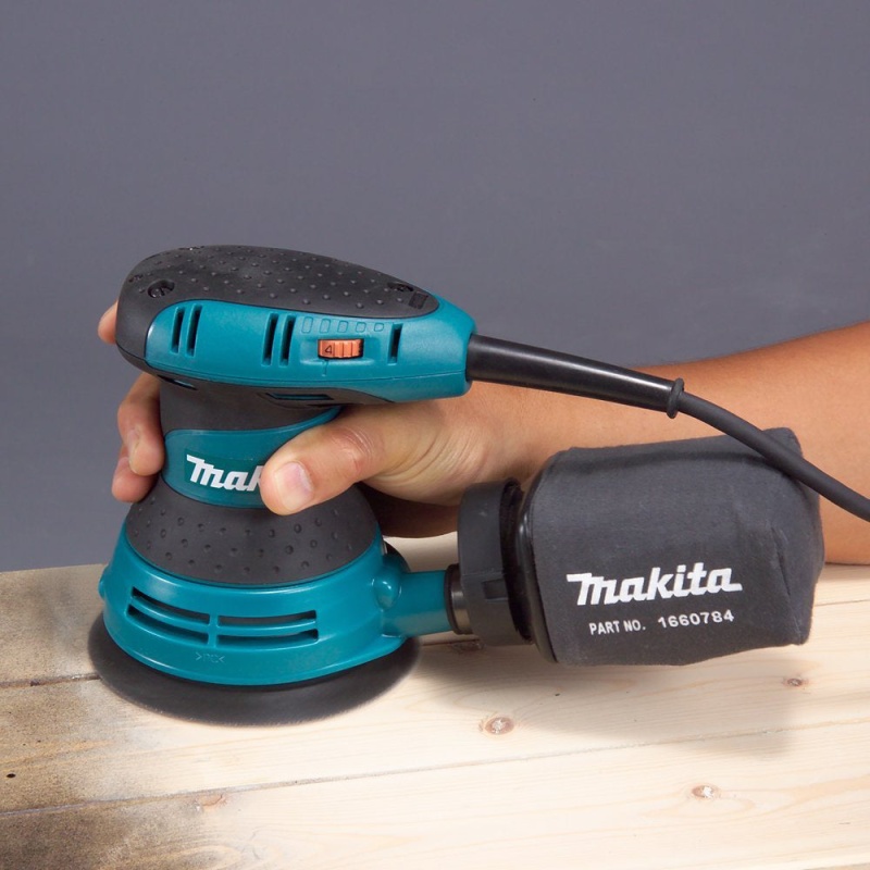 Makita BO5031K 5-Inch 3.0 Amp Variable Speed Control Random Orbit Sander Kit - Image 2