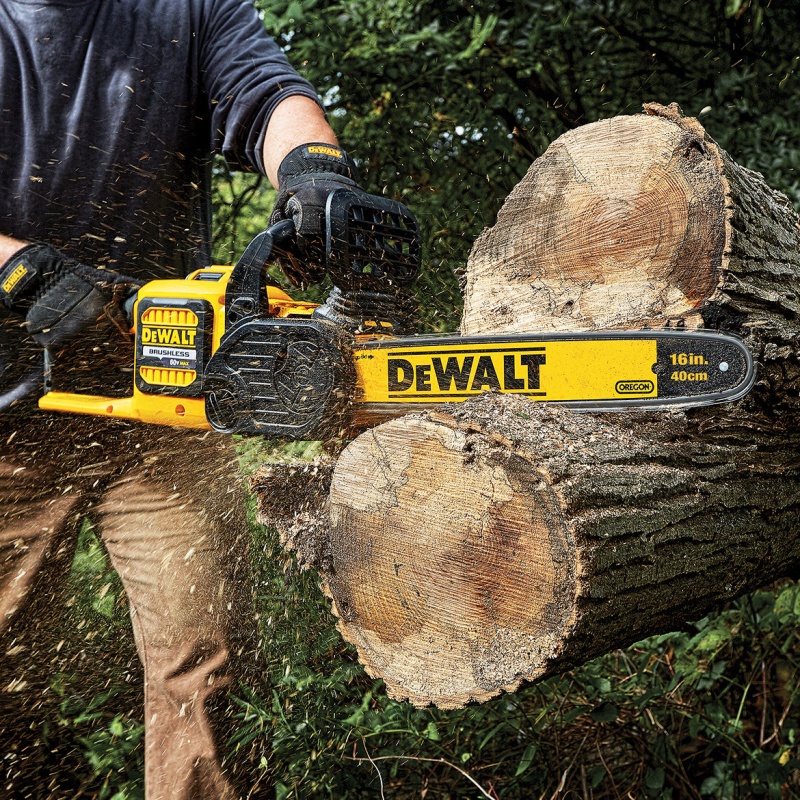 DeWALT DCCS670X1 60V MAX FLEXVOLT 16" 3.0Ah Brushless Lithium-Ion Chainsaw Kit - Image 6