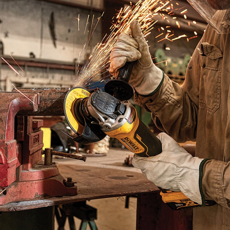 DeWALT DCG413R2 20V MAX XR 4-1/2-Inch Cordless Brushless Angle Grinder Kit - Image 5