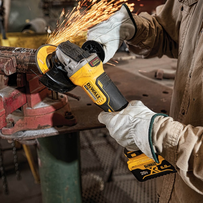 DeWALT DCG413R2 20V MAX XR 4-1/2-Inch Cordless Brushless Angle Grinder Kit - Image 7