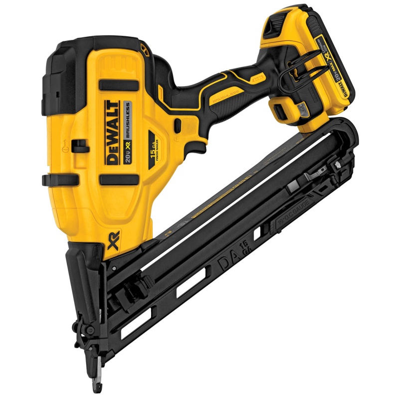 DeWALT DCN650D1 20V MAX XR 15-Gauge Cordless Angled Finish Nailer Kit - Image 3