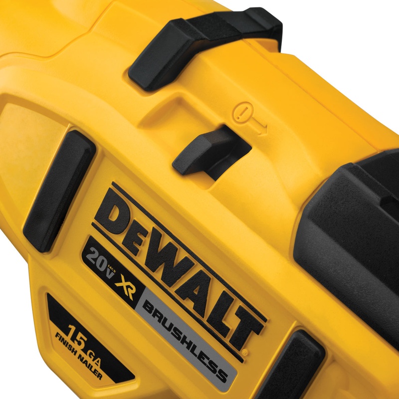 DeWALT DCN650D1 20V MAX XR 15-Gauge Cordless Angled Finish Nailer Kit - Image 7