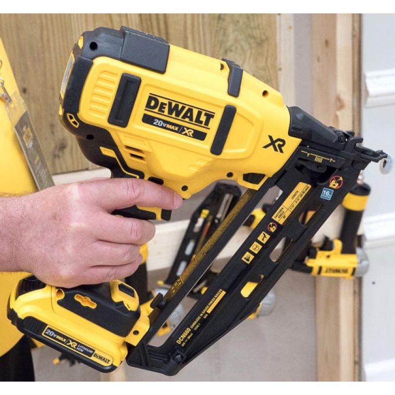 DeWALT DCN660B 20V MAX XR 16-Guage 2-1/2" Li-Ion Angled Finish Nailer -Bare Tool - Image 2