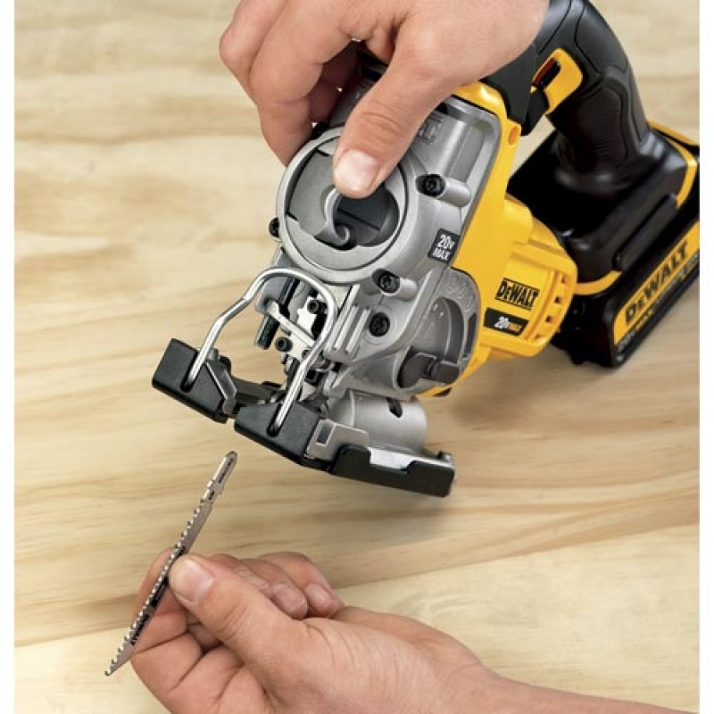 DeWALT DCS331B 20V MAX Cordless Jig Saw - Bare Tool - Image 3