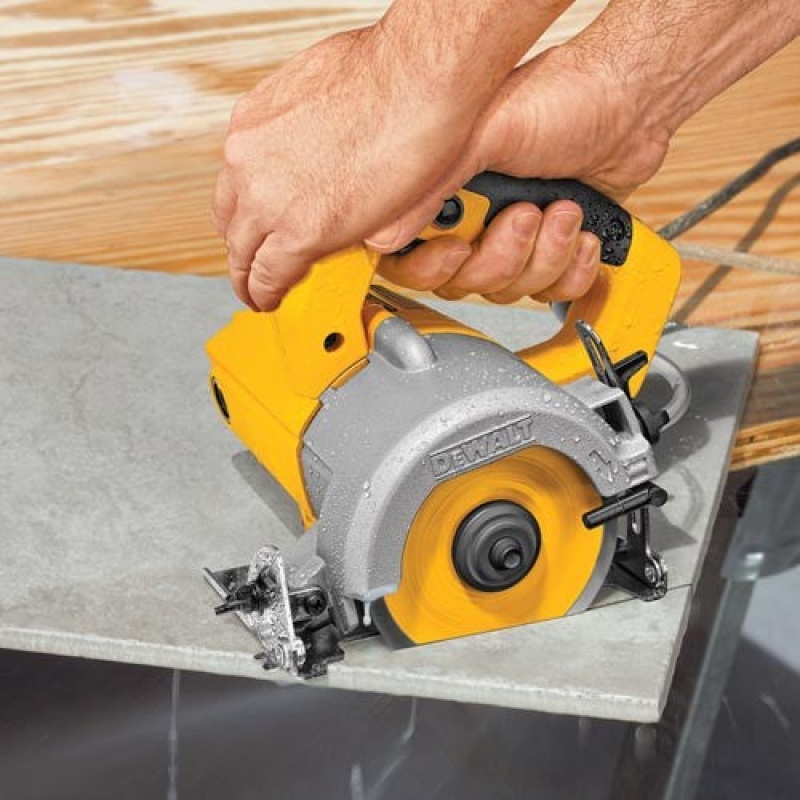 DeWALT DWC860W HD 4-3/8'' 10.8 Amp Wet Dry Tile Stone Masonry Saw - Image 3