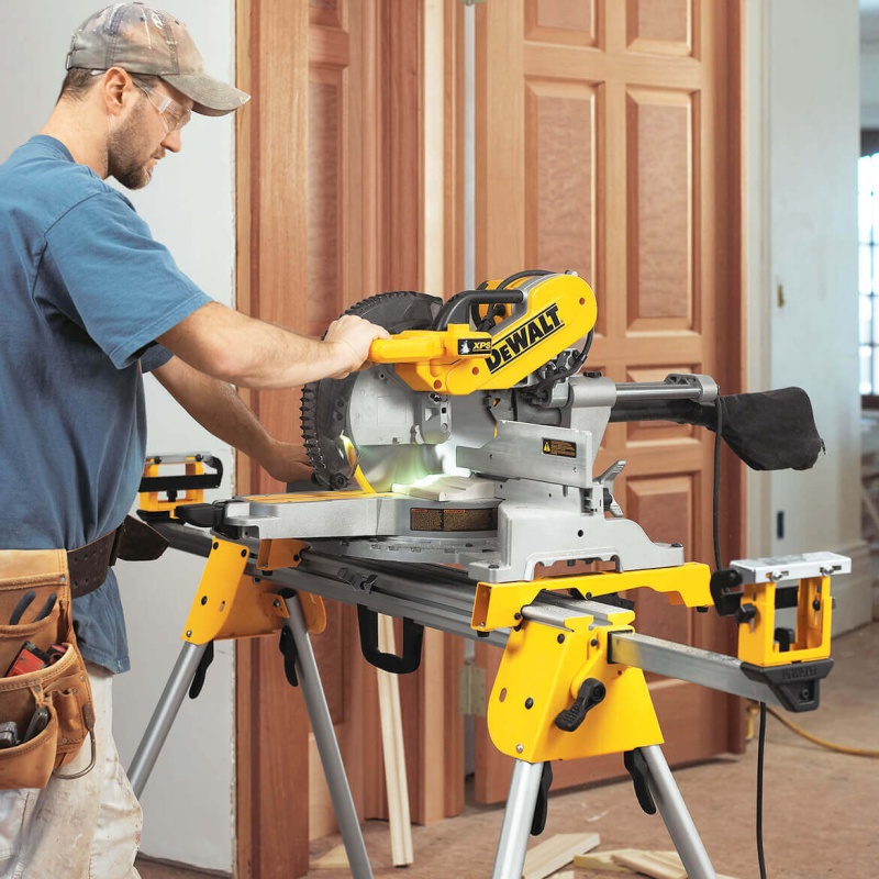 DeWALT DWS780 12" Double Bevel Sliding Compound Miter Saw - Image 5