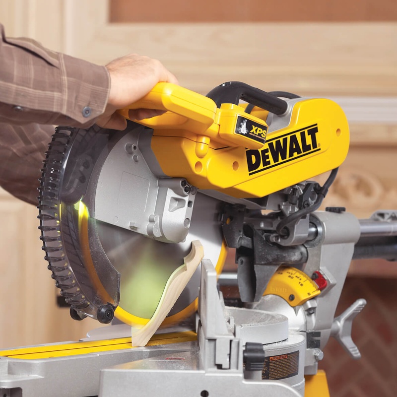 DeWALT DWS780 12" Double Bevel Sliding Compound Miter Saw - Image 3