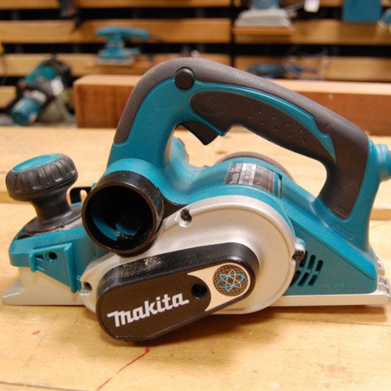 Makita KP0800K 3-1/4" 6.5 Amp 31/4" Wide 3/32" Deep Ergonomic Corded Planer Kit - Image 3