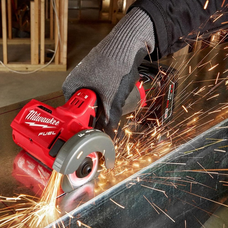 Milwaukee 2522-21XC M12 FUEL 12V 3-Inch 4.0Ah Cordless Cut Off Tool Kit - Image 8