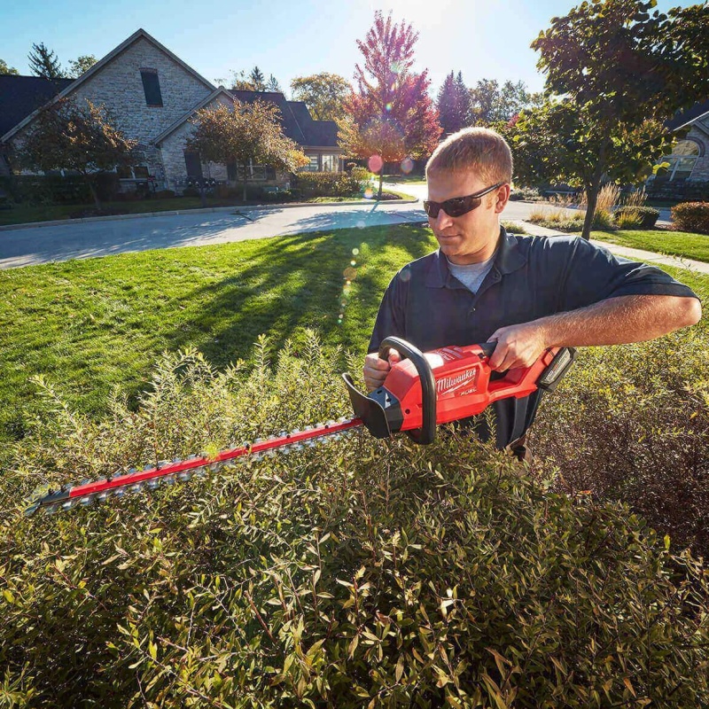 Milwaukee 2726-80 M18 FUEL 18V 3/4" Cordless Hedge Trimmer - Bare, Reconditioned - Image 5