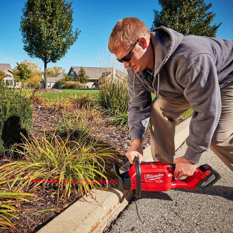 Milwaukee 2726-80 M18 FUEL 18V 3/4" Cordless Hedge Trimmer - Bare, Reconditioned - Image 6