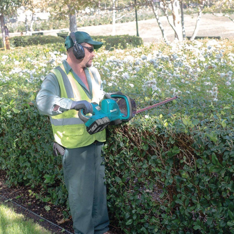 Makita X2 XHU04Z 18V LXT Lithium-Ion 36V Cordless Hedge Trimmer - Bare Tool - Image 3