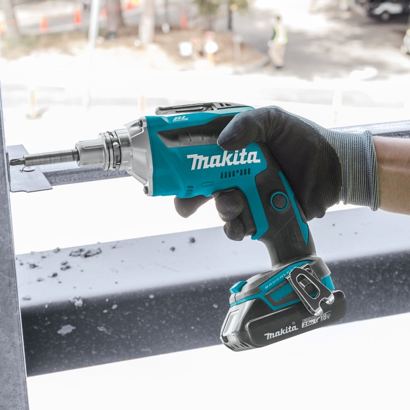 Makita XT255R 18-Volt 2-Tool Cordless Screwdriver and Cut-Out Tool Combo Kit - Image 5