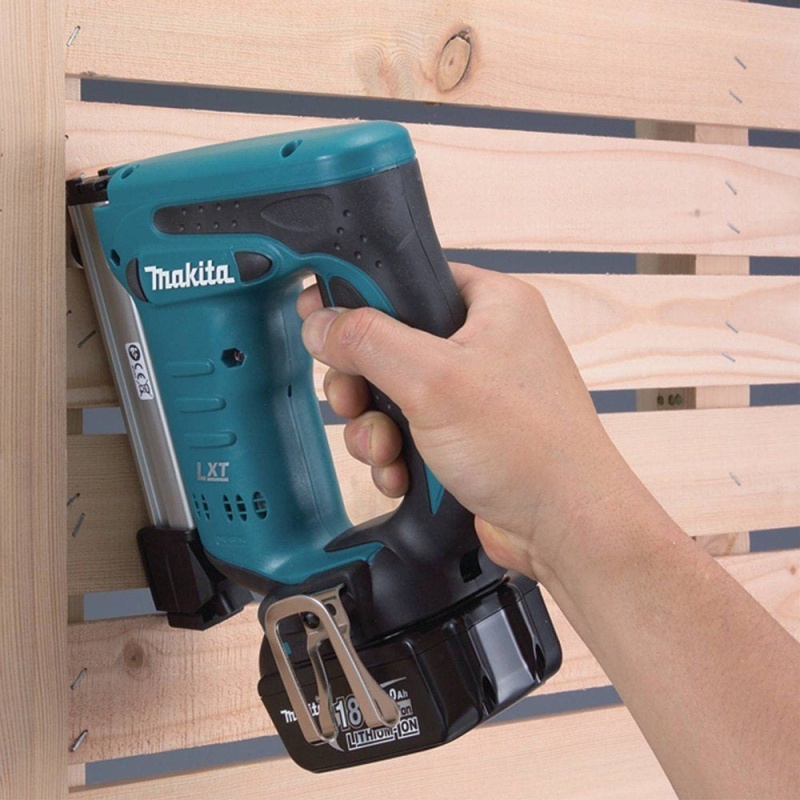 Makita XTS01Z 18-Volt 3/8-Inch Cordless Lithium-Ion Crown Stapler, - Bare Tool - Image 2